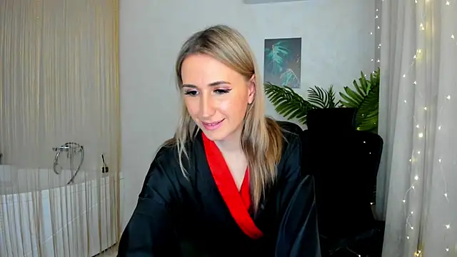 Snapshot of PassionGlow chatting on 03-05-25, 06:44 PassionGlow online show from 03-05-25, 06:44