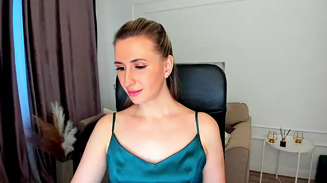 Snapshot of PassionGlow chatting on 03-06-25, 03:46 PassionGlow online show from 03-06-25, 03:46