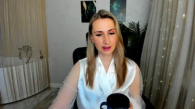 Snapshot of PassionGlow chatting on 03-07-25, 03:29 PassionGlow online show from 03-07-25, 03:29