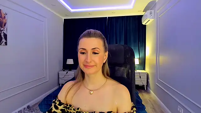 Snapshot of PassionGlow chatting on 03-10-25, 06:38 PassionGlow online show from 03-10-25, 06:38