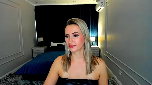 Snapshot of PassionGlow chatting on 09-18-25, 03:41 PassionGlow online show from 09-18-25, 03:41