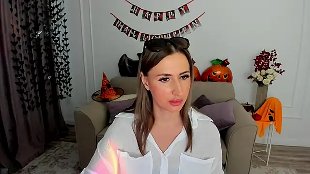 Snapshot of PassionGlow chatting on 10-25-25, 03:47 PassionGlow online show from 10-25-25, 03:47