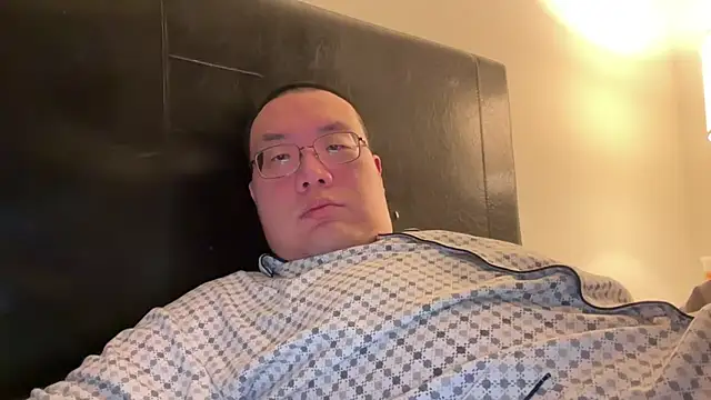 Snapshot of slaveasianboy chatting on 12-23-24, 10:42 slaveasianboy online show from 12-23-24, 10:42