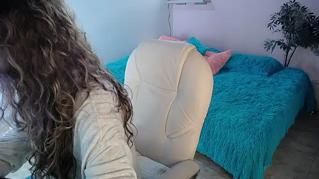 Snapshot of Paula_Paz chatting on 11-19-25, 02:50 Paula Paz online show from 11-19-25, 02:50