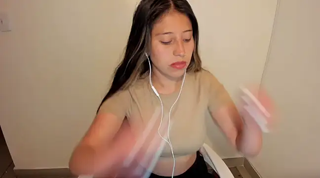 kiaraowen online show from 02-20-25, 04:46