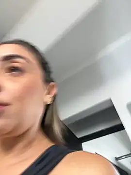 AnaRuiz online show from 11-22-25, 03:22