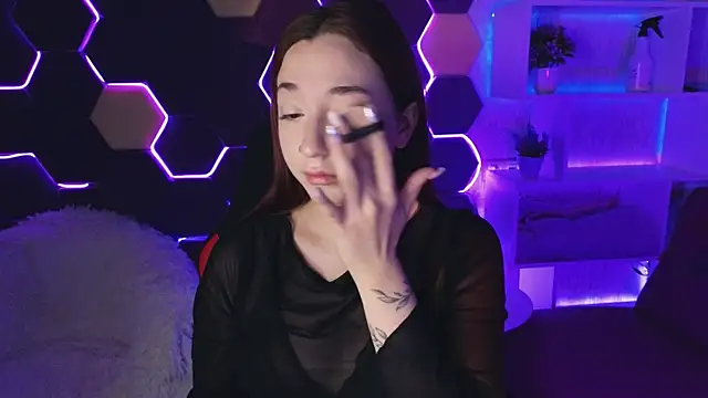 Snapshot of YasmineWest chatting on 12-12-24, 01:10 YasmineWest online show from 12-12-24, 01:10