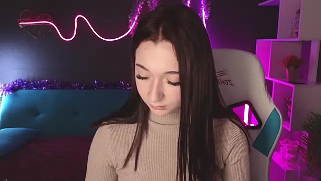 Snapshot of YasmineWest chatting on 12-27-24, 12:12 YasmineWest online show from 12-27-24, 12:12