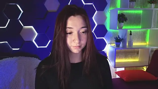 Snapshot of YasmineWest chatting on 12-28-24, 04:41 YasmineWest online show from 12-28-24, 04:41