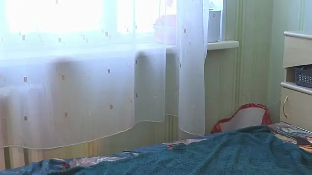 Snapshot of YasmineWest chatting on 02-09-25, 10:31 YasmineWest online show from 02-09-25, 10:31