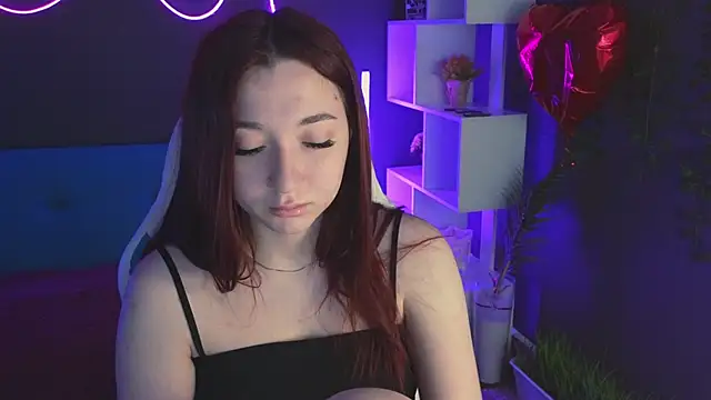 Snapshot of YasmineWest chatting on 03-14-25, 12:54 YasmineWest online show from 03-14-25, 12:54