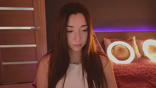 Snapshot of YasmineWest chatting on 09-30-25, 01:32 YasmineWest online show from 09-30-25, 01:32