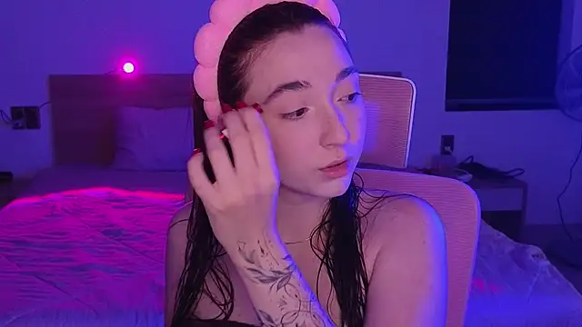 YasmineWest online show from 05-03-26, 12:22