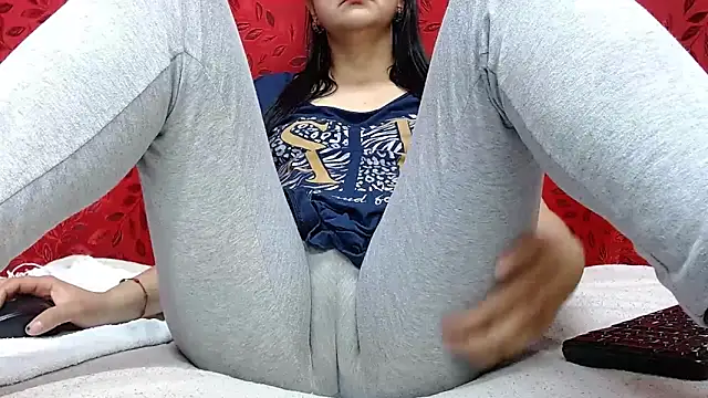 Snapshot of MELANIE_SEX69 chatting on 10-28-25, 09:28 MELANIE SEX69 online show from 10-28-25, 09:28