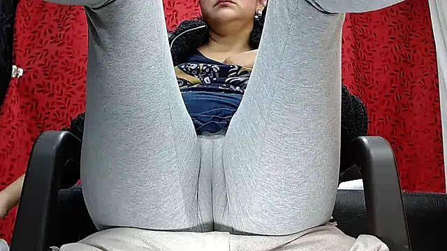 Snapshot of MELANIE_SEX69 chatting on 11-15-25, 09:21 MELANIE SEX69 online show from 11-15-25, 09:21