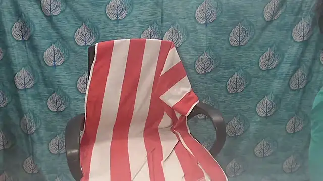 Sophia your online show from 10-10-25, 04:55