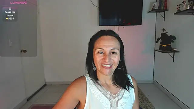 Snapshot of lollita_23_ chatting on 01-15-25, 10:13 lollita 23 online show from 01-15-25, 10:13