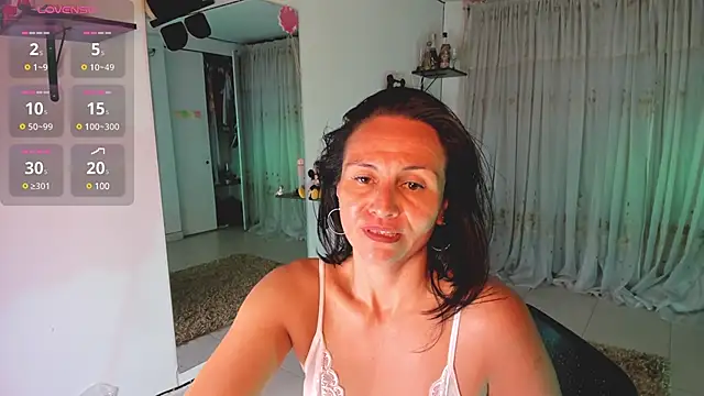 Snapshot of lollita_23_ chatting on 02-10-25, 07:17 lollita 23 online show from 02-10-25, 07:17