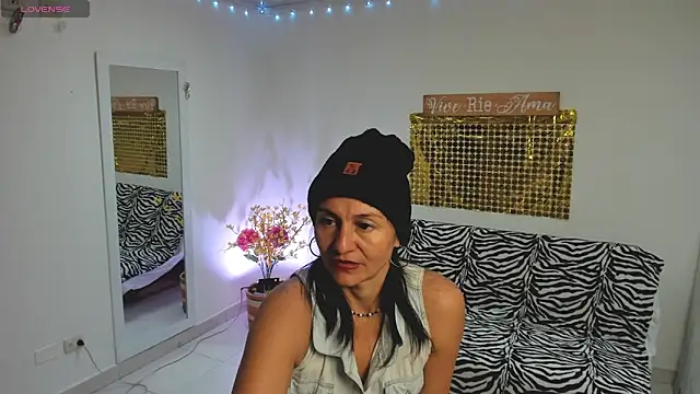 Snapshot of lollita_23_ chatting on 03-06-25, 03:24 lollita 23 online show from 03-06-25, 03:24