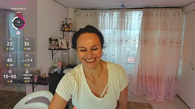 Snapshot of lollita_23_ chatting on 03-10-25, 10:34 lollita 23 online show from 03-10-25, 10:34