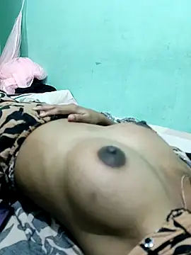 Snapshot of Tujo_islam chatting on 11-28-25, 08:28 Tujo islam online show from 11-28-25, 08:28