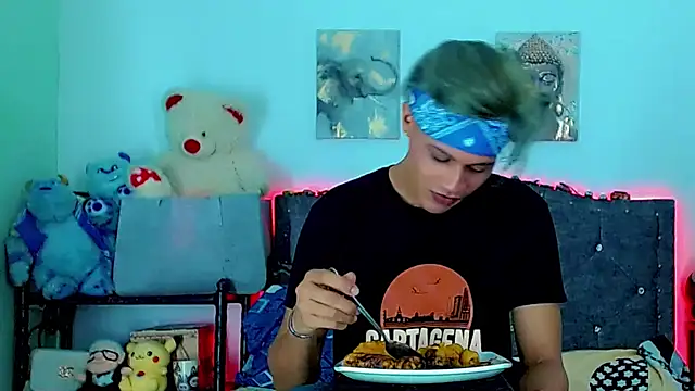 Liamscott  online show from 03-12-26, 08:26