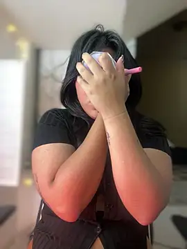 JulianaCastillo online show from 01-10-25, 04:12