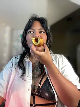 JulianaCastillo online show from 01-15-25, 04:25