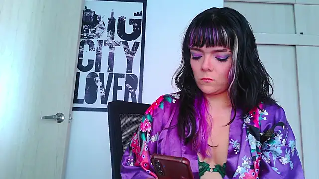 purple em69 online show from 09-16-25, 05:25