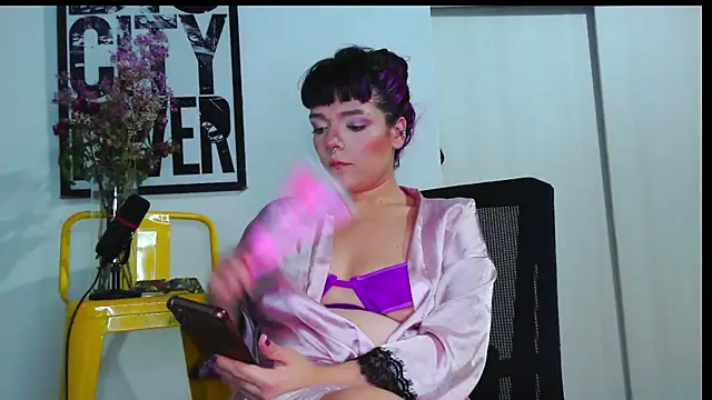 purple em69 online show from 04-24-26, 12:46