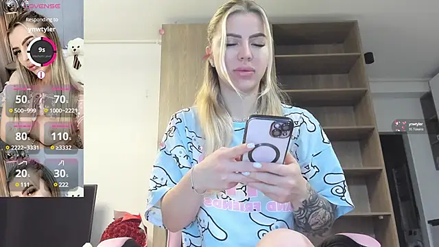 Snapshot of Megan_Ros chatting on 03-01-25, 07:30 Megan Ros online show from 03-01-25, 07:30