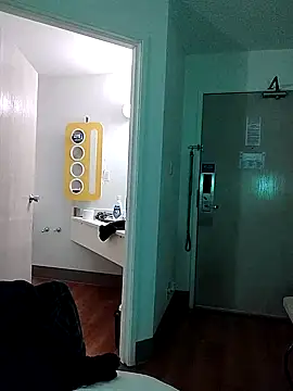 Snapshot of renegade_vyxxen chatting on 03-06-25, 06:41 renegade vyxxen online show from 03-06-25, 06:41