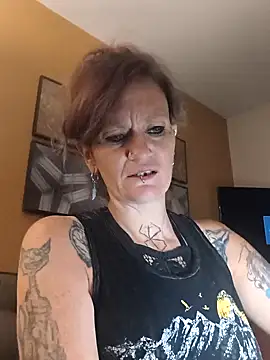 renegade vyxxen online show from 04-17-26, 04:37