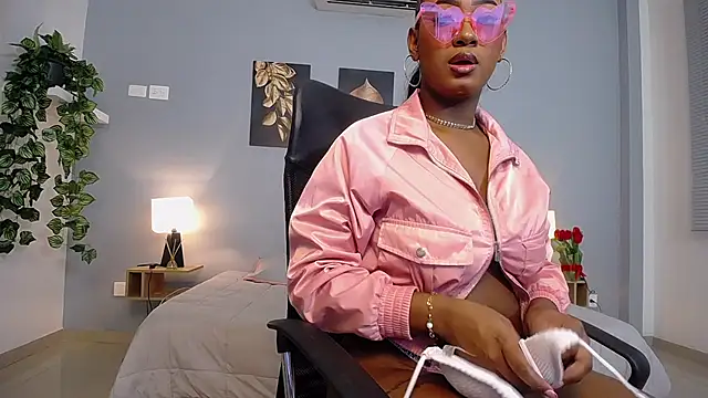 JasmineCampbell  online show from 02-13-25, 08:24