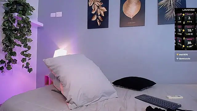 JasmineCampbell  online show from 03-11-25, 12:00