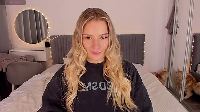 CassieRayss online show from 05-06-26, 04:45