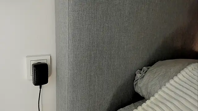 Snapshot of Rachel_Rey chatting on 12-19-25, 09:05 Rachel Rey online show from 12-19-25, 09:05