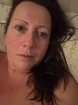 Snapshot of xsexycurvymilf chatting on 12-19-24, 06:45 xsexycurvymilf online show from 12-19-24, 06:45