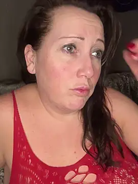 Snapshot of xsexycurvymilf chatting on 02-19-25, 09:03 xsexycurvymilf online show from 02-19-25, 09:03