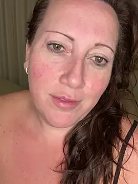 Snapshot of xsexycurvymilf chatting on 03-20-25, 06:42 xsexycurvymilf online show from 03-20-25, 06:42