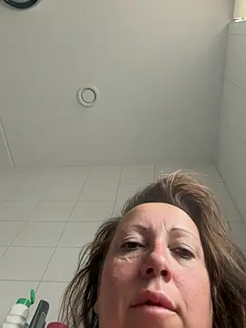 Snapshot of xsexycurvymilf chatting on 07-18-26, 07:34 xsexycurvymilf online show from 07-18-26, 07:34