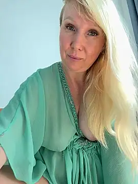 EmmaInLove23 online show from 02-27-26, 02:33