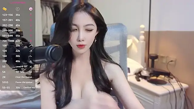 Snapshot of vyizh- chatting on 12-15-24, 02:16 vyizh- online show from 12-15-24, 02:16