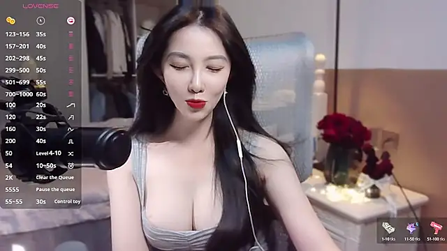 Snapshot of vyizh- chatting on 01-06-25, 01:41 vyizh- online show from 01-06-25, 01:41
