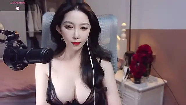 Snapshot of vyizh- chatting on 01-13-25, 06:06 vyizh- online show from 01-13-25, 06:06