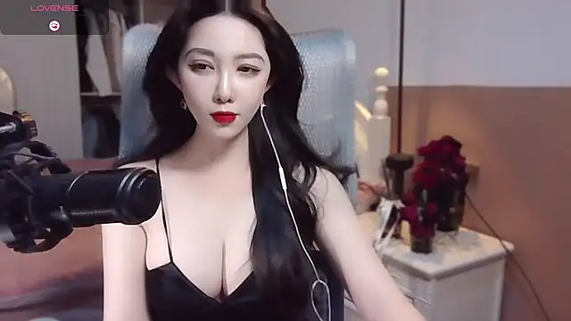 Snapshot of vyizh- chatting on 01-15-25, 01:52 vyizh- online show from 01-15-25, 01:52