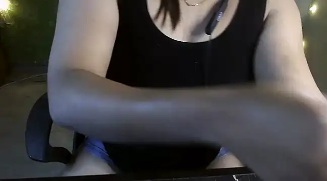 Snapshot of _Redwine_ chatting on 12-06-24, 06:37 Redwine online show from 12-06-24, 06:37