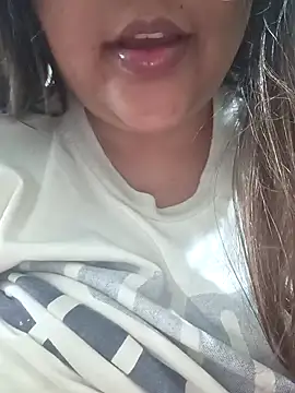 Snapshot of _Redwine_ chatting on 02-09-25, 07:30 Redwine online show from 02-09-25, 07:30