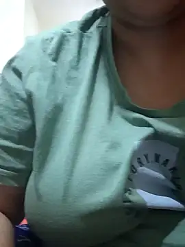 Snapshot of _Redwine_ chatting on 02-10-25, 04:58 Redwine online show from 02-10-25, 04:58