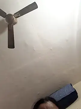 Snapshot of _Redwine_ chatting on 02-12-25, 06:51 Redwine online show from 02-12-25, 06:51